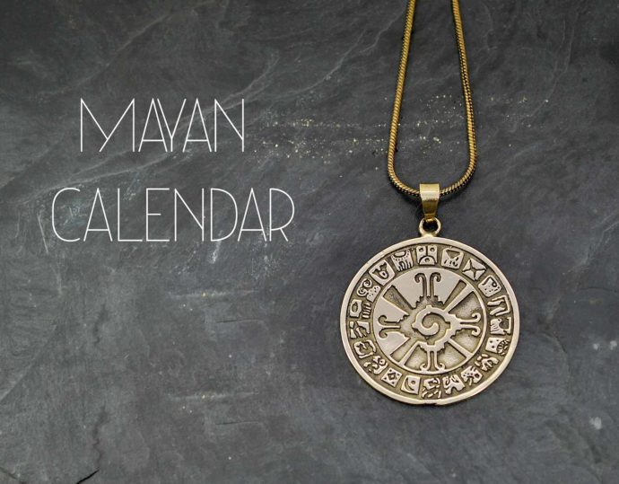 colgante calendario maya